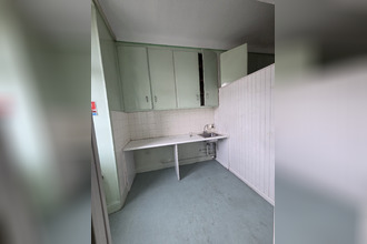 location localcommercial mtguyon 17270