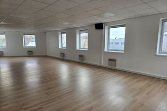 location localcommercial nozay 91620