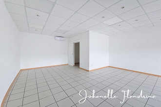 location localcommercial petit-bg 97170