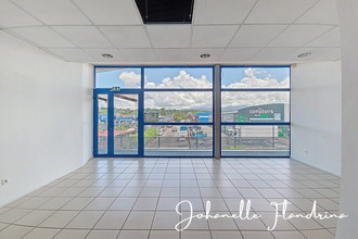 location localcommercial petit-bg 97170