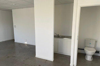 location localcommercial rocbaron 83136