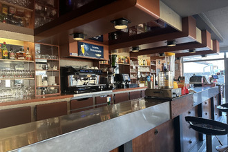 location localcommercial st-flour 15100