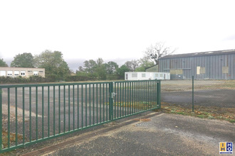 location localcommercial st-germain-du-puy 18000