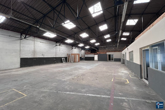 location localcommercial st-pavace 72190