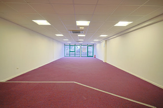 location localcommercial valmt 57730