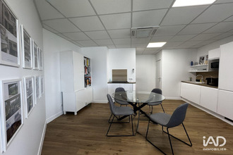 location localcommercial villejust 91140