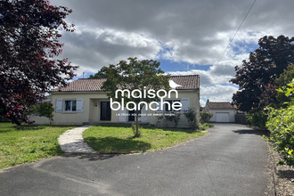 location maison airvault 79600