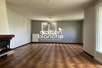 location maison airvault 79600