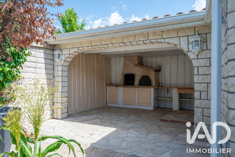 location maison cabannes 13440