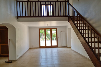 location maison correns 83570