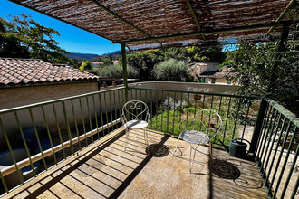 location maison correns 83570