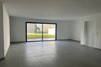 location maison croix-chapeau 17220