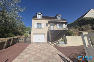 location maison fleurines 60700