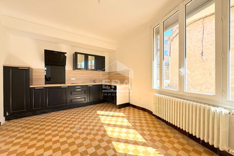 location maison grambois 84240