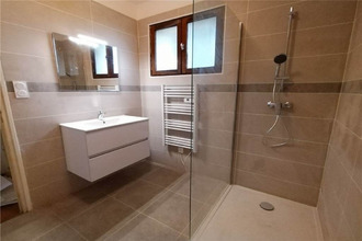 location maison grillon 84600