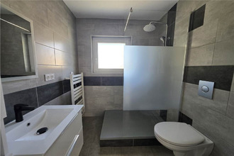 location maison grillon 84600