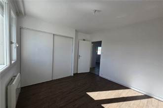 location maison grillon 84600