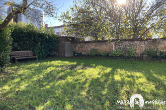 location maison julienne 16200