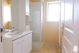 Ma-Cabane - Location Maison LA CHAUSSEE-SAINT-VICTOR, 219 m²