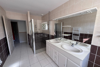 location maison la-couronne 16400