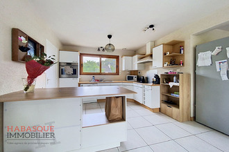 location maison lampaul-guimiliau 29400