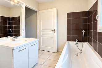 location maison peron 01630
