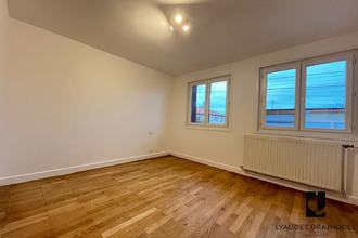 location maison riorges 42153