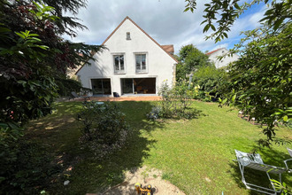 Ma-Cabane - Location Maison Saint-Cloud, 196 m²