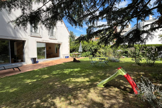 Ma-Cabane - Location Maison Saint-Cloud, 196 m²