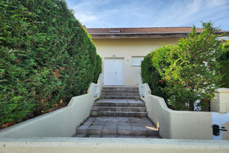 Ma-Cabane - Location Maison Saint-Julien-en-Genevois, 200 m²