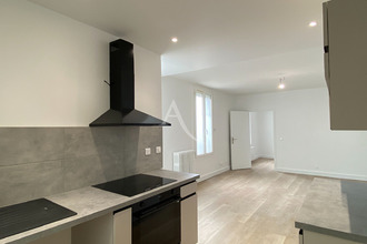 Ma-Cabane - Location Maison SAINT-MAUR-DES-FOSSES, 56 m²