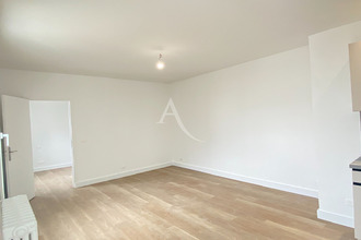 Ma-Cabane - Location Maison SAINT-MAUR-DES-FOSSES, 56 m²