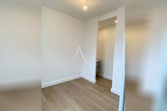 Ma-Cabane - Location Maison SAINT-MAUR-DES-FOSSES, 56 m²
