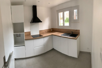 Ma-Cabane - Location Maison SAINT-MITRE-LES-REMPARTS, 101 m²