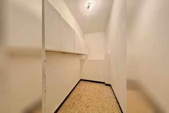location maison senas 13560