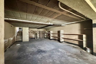 location maison senas 13560