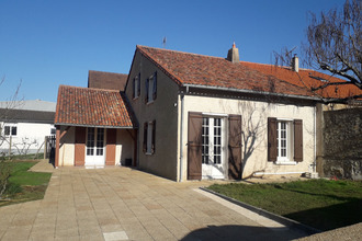 location maison smarves 86240