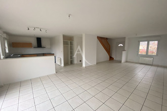 location maison trelaze 49800