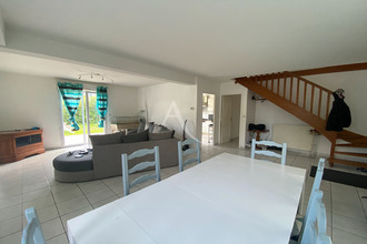 location maison trelaze 49800