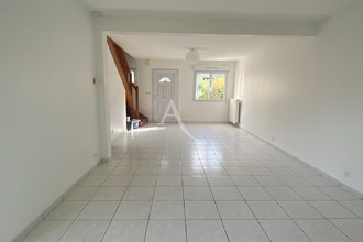 location maison trelaze 49800