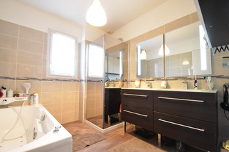 location maison trelaze 49800