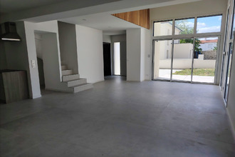 location maison vallet 44330