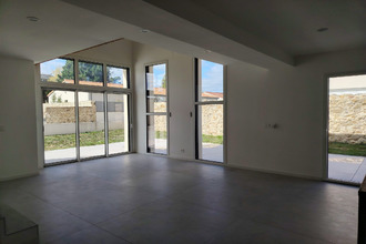 location maison vallet 44330