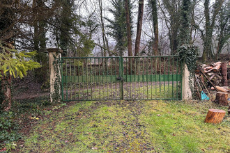 Ma-Cabane - Location Terrain SAULNY, 3 m²