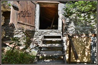  maison aiguilles 05470