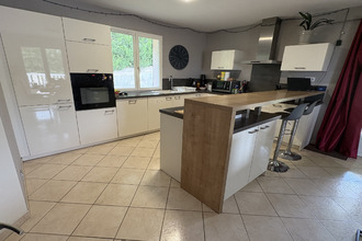  maison champis 07440