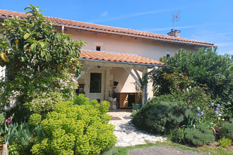  maison chatignac 16480