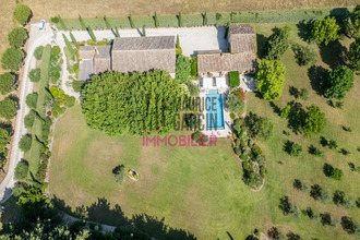  maison cheval-blanc 84460