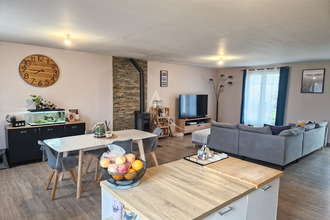  maison contigne 49330