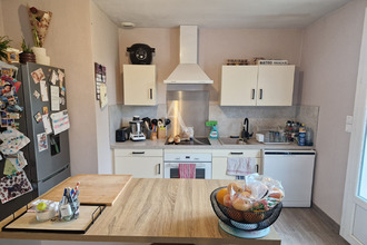  maison contigne 49330